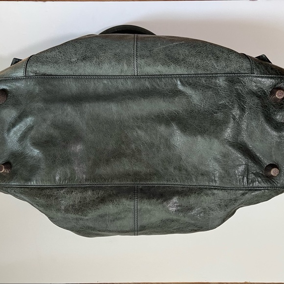 🩷BALENCIAGA Giant 21 Agneau Leather Work Bag GUC!🩷 MAKE ME AN OFFER! - Picture 11 of 16